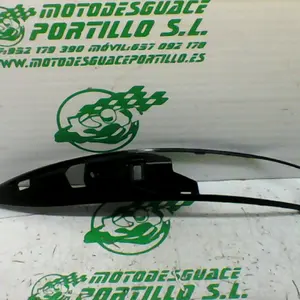 Foto de Embellecedor del piloto trasero Piaggio LIBERTY 125 3V referencia 67-23-42413 foto 3