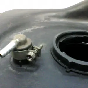 Foto de Deposito gasolina Yamaha XMAX 250 referencia 431-21-32520 foto 6