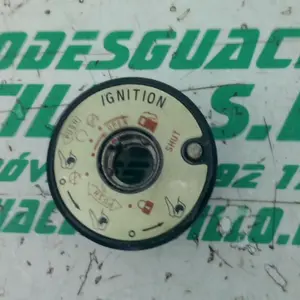 Foto de Embellecedor de cerradura de contacto Kymco MILER 125I referencia 151-24-48082 foto 2