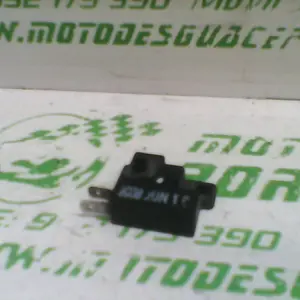 Foto de Sensor de freno delantero Honda PS 125 referencia 106-24-47723 foto 4