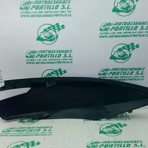 Foto de Carcasa lateral trasera derecha Kymco super dink 300 i referencia 367-19-43539 foto 4