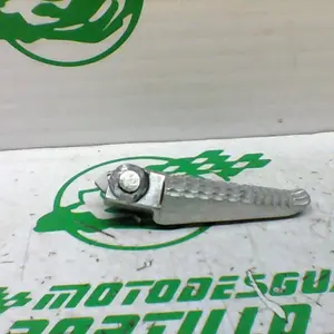 Foto de Reposapies trasero izquierdo Suzuki Gsx 600 R referencia 218-16-37038