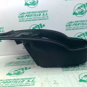 Foto de Porta-casco Peugeot Kisbee 50 4T referencia 53-21-28497 foto 9