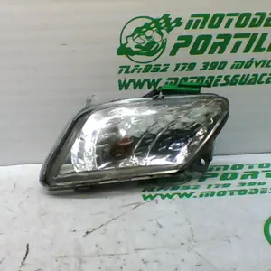 Foto de Intermitente delantero derecho Yamaha XMAX 250 referencia 213-19-37408 foto 4