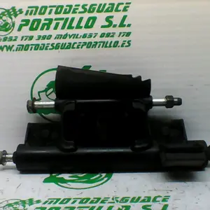 Foto de Soporte de motor Suzuki BURGMAN 125 - 15 referencia 179-20-35788 foto 2