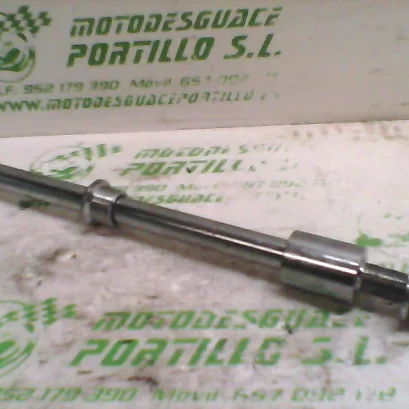 Foto de Eje de rueda trasera Keeway Superlight 125 referencia 7-17-13646