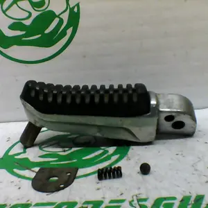 Foto de Reposapies delantero izquierdo Keeway RKV 125 referencia 326-22-42298 foto 5