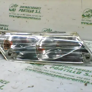 Foto de Intermitente trasero derecho Piaggio ZIP H2O 2T 3 50 referencia 72-20-25769 foto 5