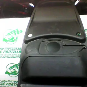 Foto de Porta-casco Peugeot TWEET 125 15-18 referencia 77-20-26945