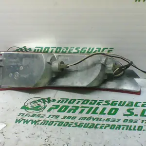 Foto de Intermitente trasero derecho Piaggio X8 125 referencia 350-19-25875 foto 3