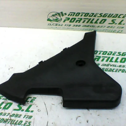 Foto de Embellecedor lateral izquierdo Gilera NEXUS 500 04 referencia 192-19-21879