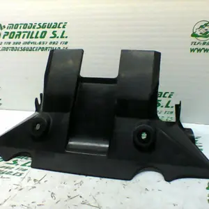 Foto de Protector de radiador Yamaha XMAX 250 referencia 213-19-37436 foto 9