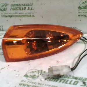Foto de Intermitente trasero derecho Piaggio Fly 50 4T referencia 151-22-36028 foto 9