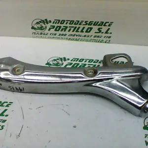 Foto de Embellecedor lateral derecho Yamaha YBR 125 i referencia 118-19-19816 foto 3