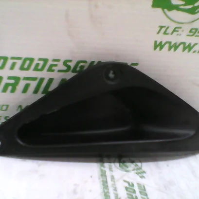 Foto de Embellecedor chasis izquierdo Yamaha R6 referencia 17-18-12334
