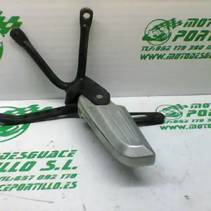 Foto de Estribera trasera izquierda con reposapies Honda Pcx 125 referencia 181-23-46242 foto 9
