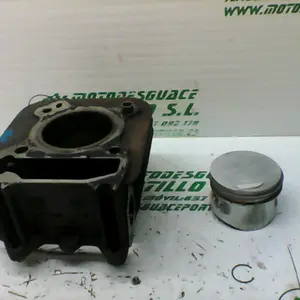 Foto de Cilindro y pistón Peugeot LOOXOR 125 referencia 178-19-23950 foto 9