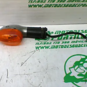 Foto de Intermitente delantero izquierdo Yamaha YBR 125 i referencia 171-21-30485 foto 3
