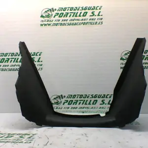 Foto de Carcasa bajo asiento Suzuki Burgman 125 referencia 69-19-21028 foto 9