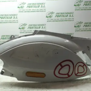 Foto de Carcasa trasera Piaggio ZIP H2O 2T 3 50 referencia 242-21-35243 foto 9