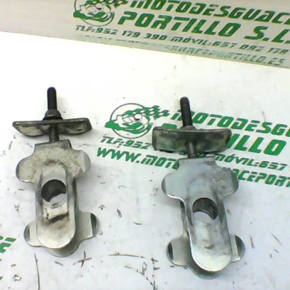 Foto de Tensores de rueda trasera Suzuki GS-500-F referencia 166-19-21516