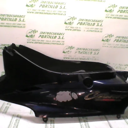 Foto de Carcasa trasera Yamaha axis cosmos 50 referencia 180-16-10938