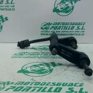 Foto de Soporte de motor Kymco Super Dink 125 referencia 360-23-48038 foto 5