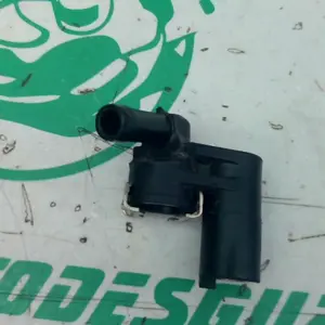 Foto de Conector del inyector Peugeot TWEET 125 15-18 referencia 165-23-46296 foto 1