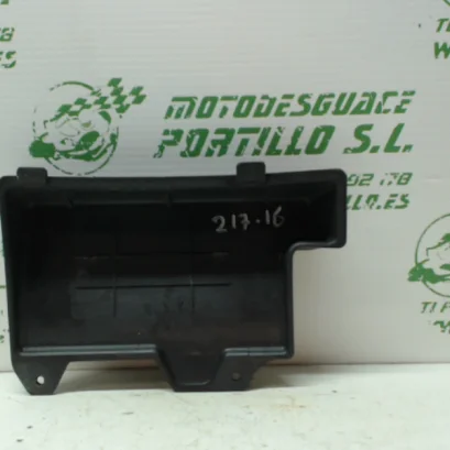Foto de Tapa batería Piaggio ZIP H2O 2T 3 50 referencia 242-21-35270
