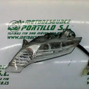 Foto de Intermitente delantero izquierdo Peugeot Tweet 50 4T referencia 92-23-45774 foto 4
