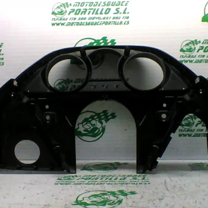 Foto de Carcasa cuentakilómetros Kymco super dink 300 i referencia 113-23-43442