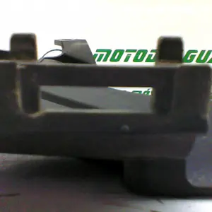 Foto de Embellecedor chasis izquierdo Yamaha YBR 125 i referencia 118-19-19519 foto 4