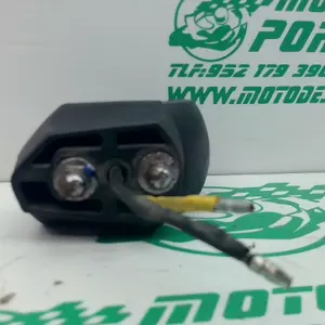 Foto de Intermitente trasero izquierdo Yamaha Xenter 125 referencia 446-22-40714 foto 7
