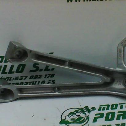 Foto de Estribera trasera derecha Suzuki gsxr 600 - 07 referencia 149-17-20576