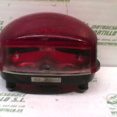 Foto de Piloto trasero Triumph Speed four 06 referencia 150-17-10173