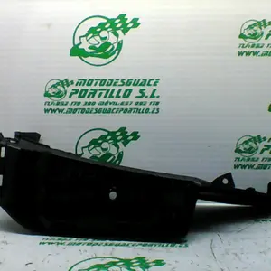 Foto de Reposapies trasero derecho Suzuki BURGMAN 125 - 15 referencia 179-20-35763 foto 2