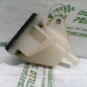 Foto de Depósito del líquido de frenos Suzuki GS 500 E referencia 290-20-36904 foto 2