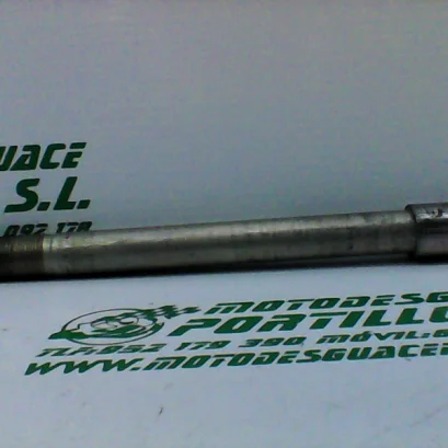 Foto de Eje de rueda delantera Kawasaki Z 750 referencia 163-16-18473