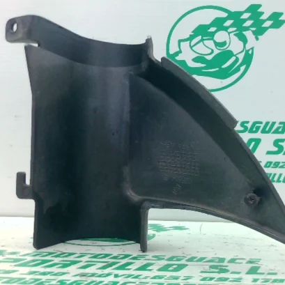 Foto de Embellecedor Guardabarros Delantero Izquierdo Piaggio BEVERLY 350I referencia 252-23-45908