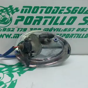 Foto de Intermitente delantero izquierdo Kymco Yup 50 referencia 243-20-35140 foto 2