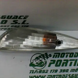Foto de Intermitente trasero derecho Peugeot Elystar 50 referencia 32-17-33996 foto 5