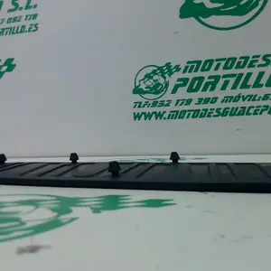 Foto de Alfombrilla derecha Piaggio X8 125 referencia 295-20-37714 foto 4