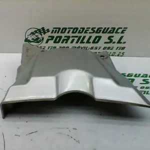 Foto de Tapa de piñon Yamaha YBR 125 i referencia 171-21-30457 foto 5