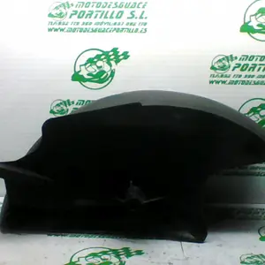 Foto de Guardabarro trasero Yamaha X MAX 125 referencia 304-21-31482 foto 5