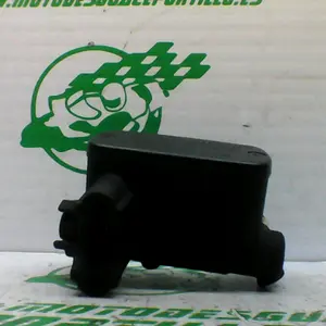 Foto de Bomba de freno trasero Kymco super dink 300 i referencia 113-23-43363 foto 2