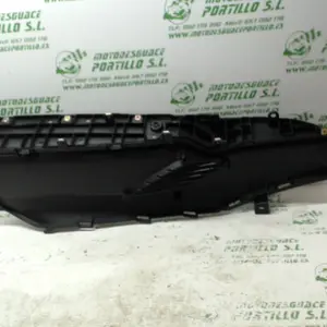 Foto de Suelo izquierdo Kymco Super Dink 125 referencia 100-22-36638