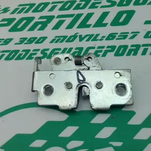 Foto de Cerradura del asiento Yamaha XMAX 250I referencia 283-22-37552 foto 4