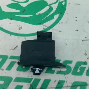 Foto de Interruptor de intermitente Kymco PEOPLE S 125 referencia 369-23-46800