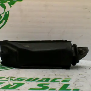 Foto de Reposapies delantero izquierdo Suzuki GS 500 E referencia 290-20-36940 foto 4