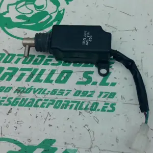 Foto de Motor de apertura de asiento Peugeot TWEET 125 15-18 referencia 8-24-47012 foto 3